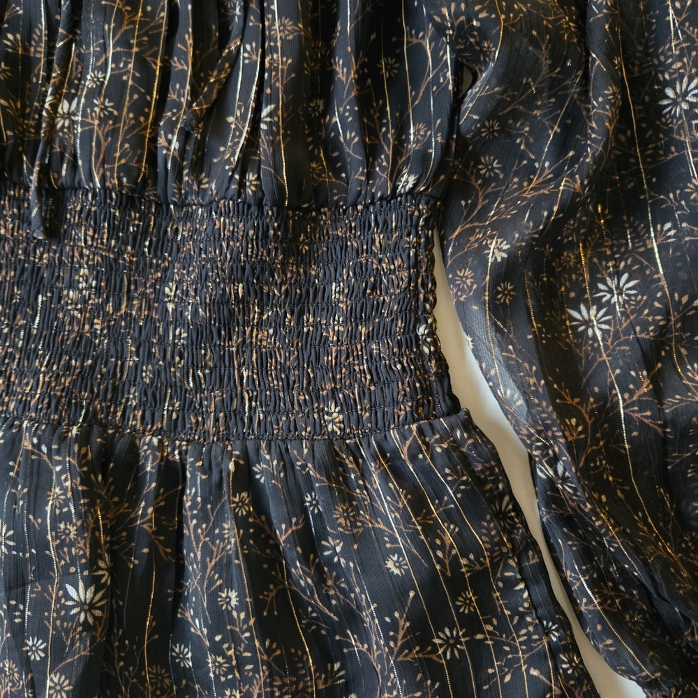 NSR Cropped Fitted Shimmery Top - Picture 9 of 13